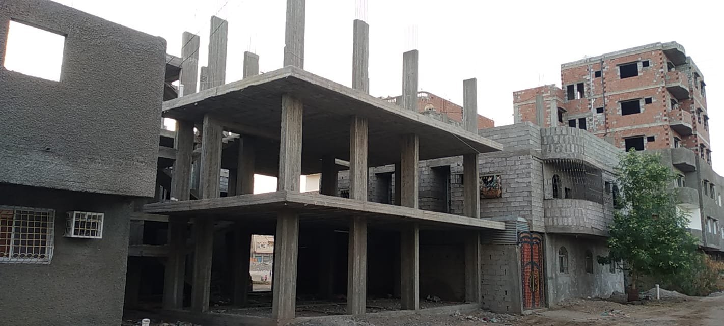 عمارة عظم في ( عدن – الممدارة الجديدة ) للبيع