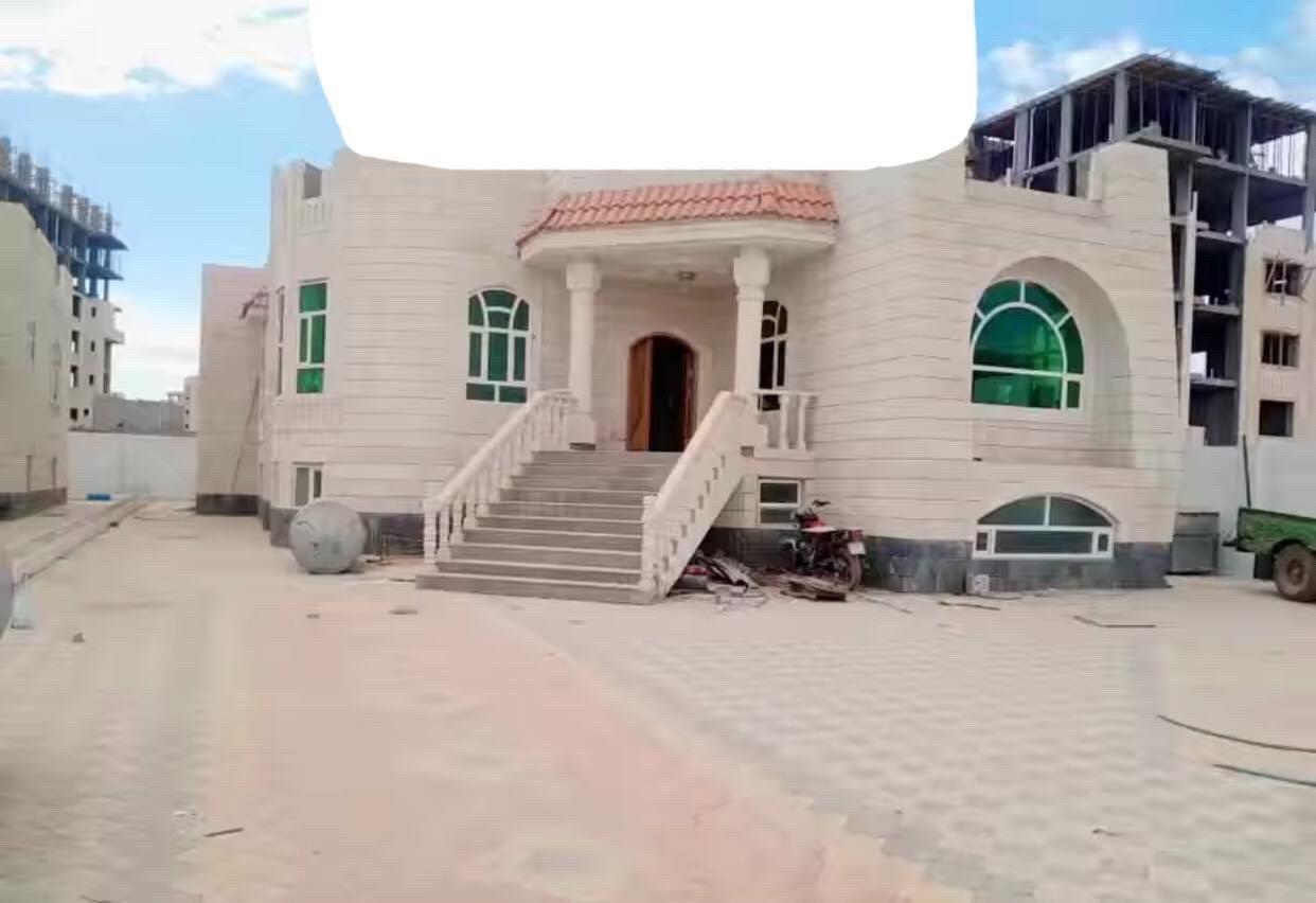 فيلا 18 لبنة على شارع 14 في ارتل للبيع