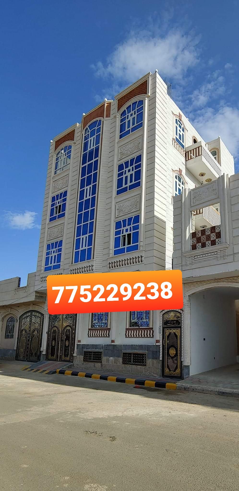 عمارة للبيع في صنعاء شارع ١٠ زفلت